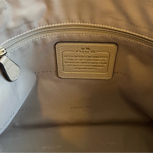 Coach Prairie Satchel Crossbody Nude Pebbled
Leather Authentic Handbag - Picture 5 of 13